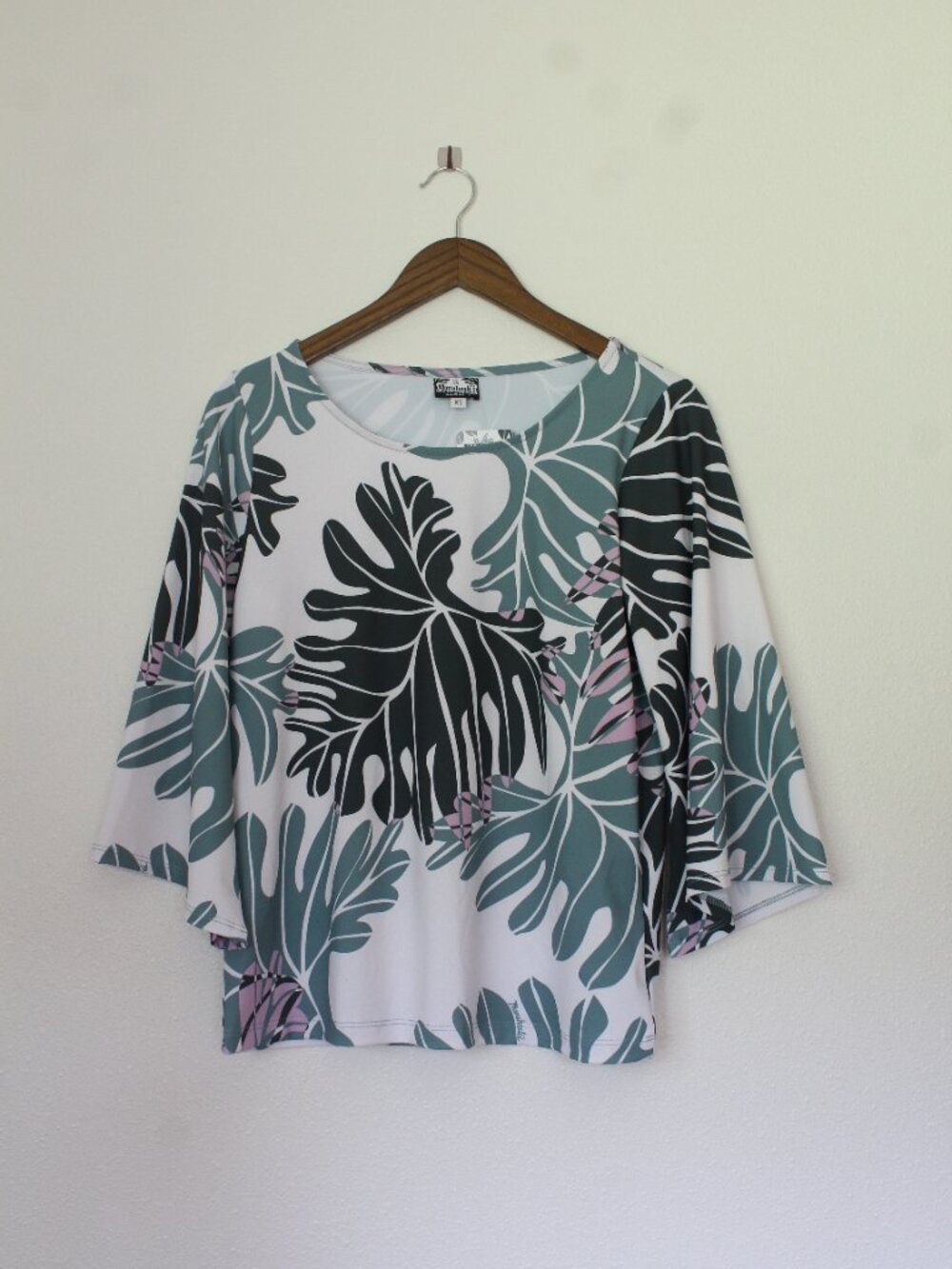 BNWT Manuheali'i Secily top, Kuulei XS
